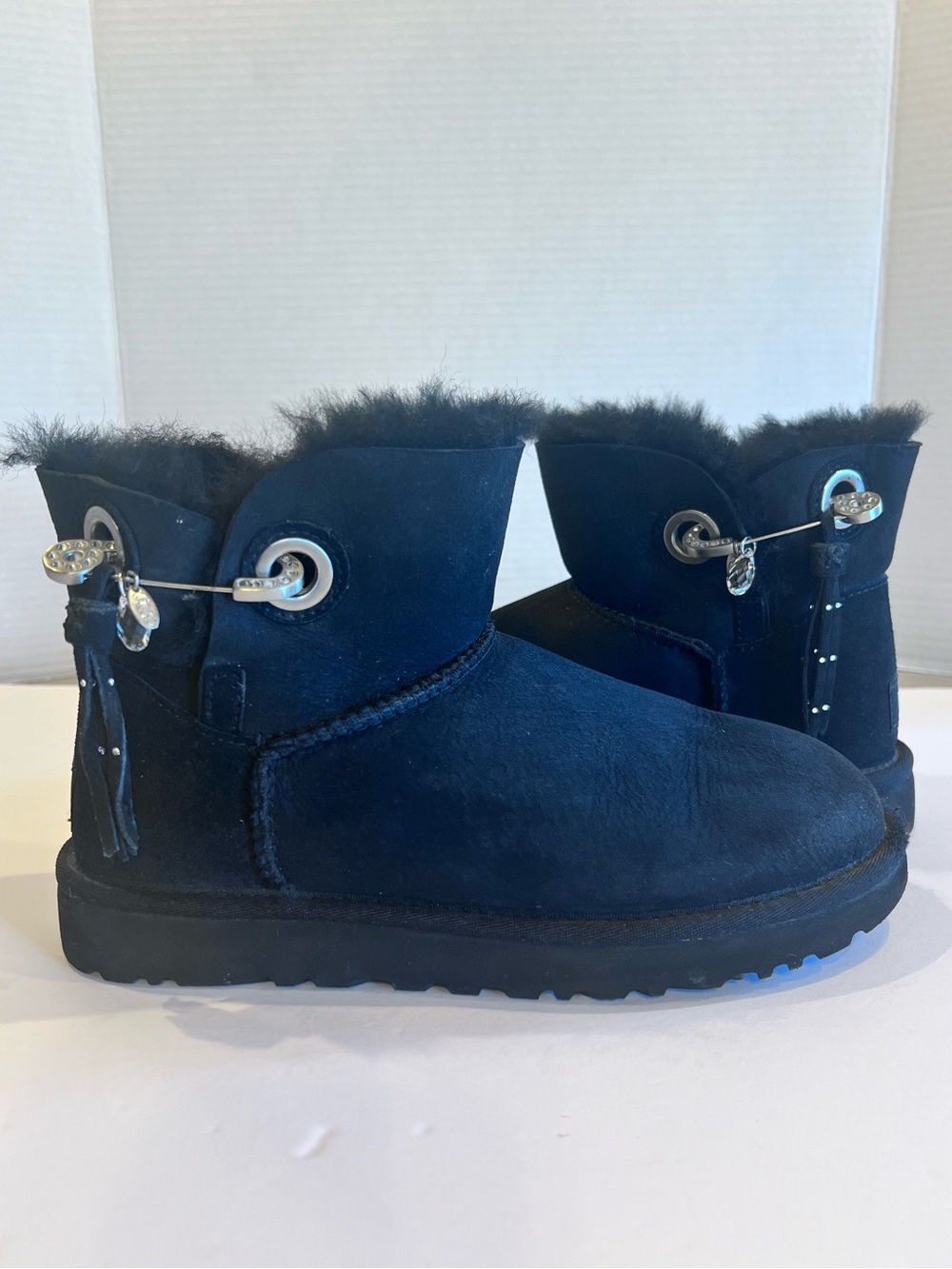 Ugg Josey Ankle Boot Safety pin closure with Swarovski® crystals Tassle Sz 7
